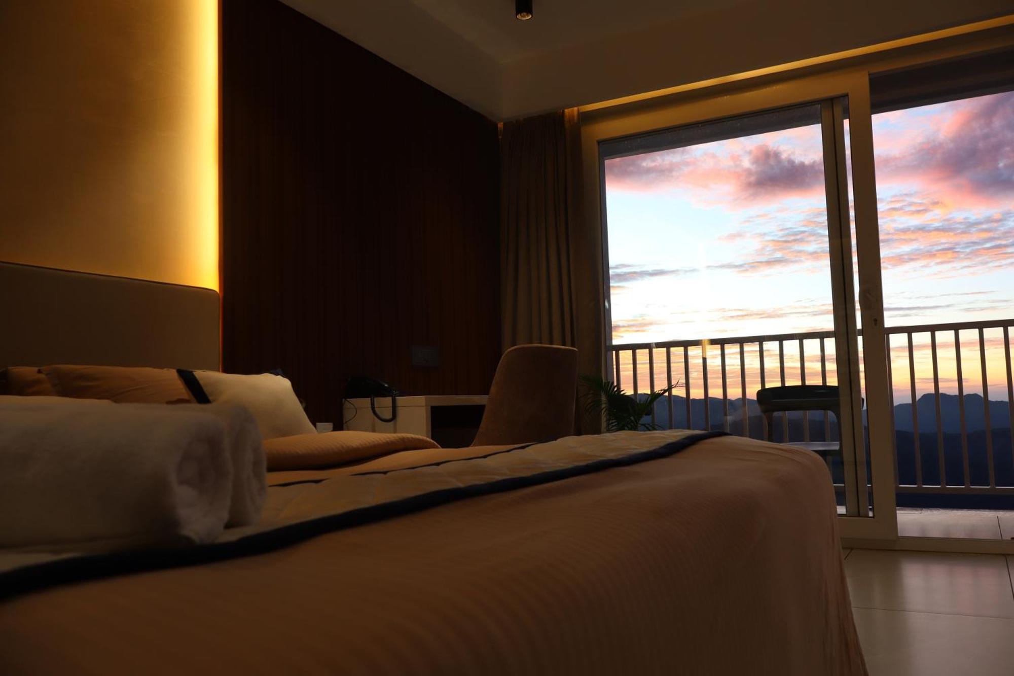 The Clouds End Hotel Devikolam Exterior photo